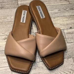 Steve Madden slides